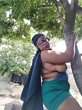 JuicyHoney_01 - Erotic dance