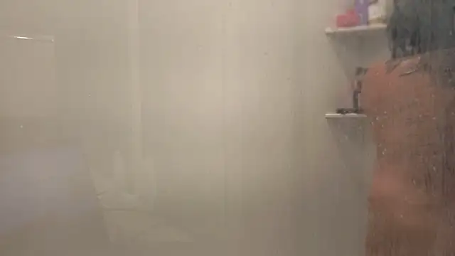 Momgoeswild - SQUUUUUIRT & JOIN IN THE SHOWER WITH ME!
