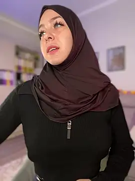 LynaFrost - SHOW TITS + PLAY NIPPLES