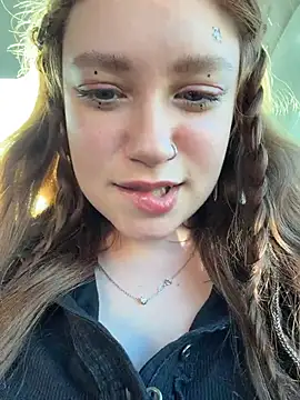 Lucy-joy - AHGEAO next to driver