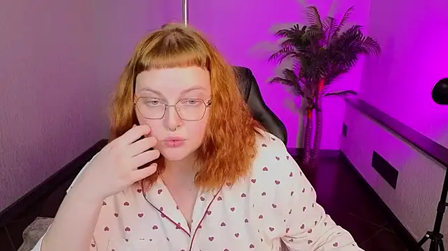 Selena_Bolman - Suck finger