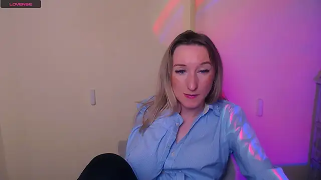 AmandaSell - sensually lick a Chupa Chups lollipop