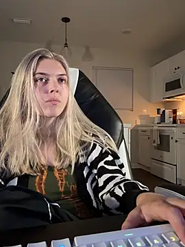 Rainsworld420 - Tittie time