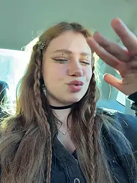 Lucy-joy - Yes bb! Look at the driver+rub nipples