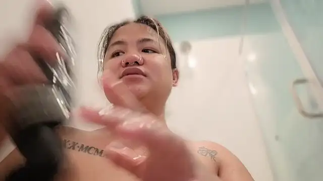 Momgoeswild - SQUUUUUIRT & JOIN IN THE SHOWER WITH ME!