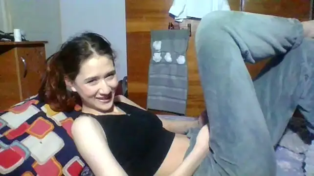 NickiKisinger - Nipple slip