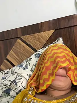 Miss_kanika76 - Pussy oil show