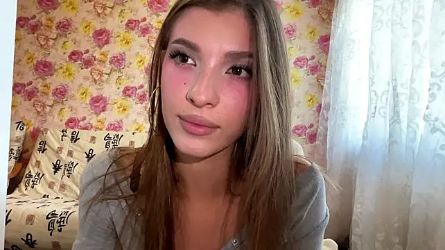 Lerchek_Wia - Lift my cutie dress and show ass closely