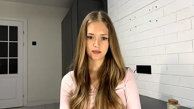ZaidaSchwarten - Dance and lift my top slightly from the