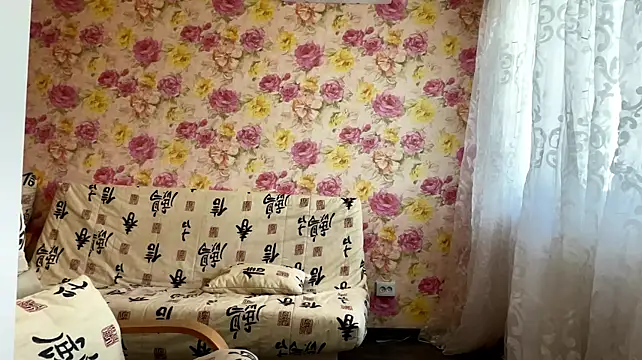 Lerchek_Wia - Lift my cutie dress and show ass closely