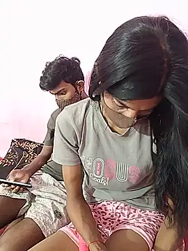 Hotty_couple12 - Boobs show baby 💧