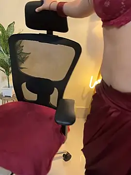 Yours_chahat - 💋Boobs Oil and nude tease💋