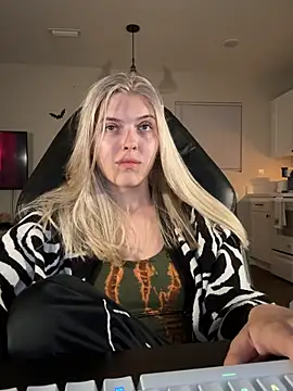 Rainsworld420 - Tittie time