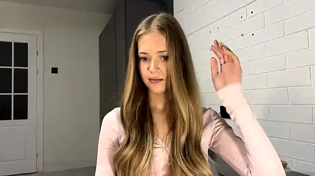 ZaidaSchwarten - Dance and lift my top slightly from the