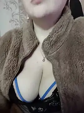 AnabelWhiteX - Flash breasts in bra