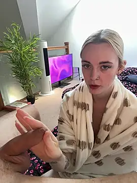 Lolabunnyblondie - deepthroat 3 mins