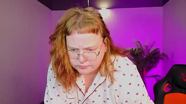 Selena_Bolman - Suck finger