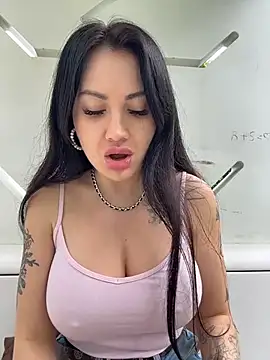 Wet__Bunny - Pinch nipples in park *last tip get 🎁