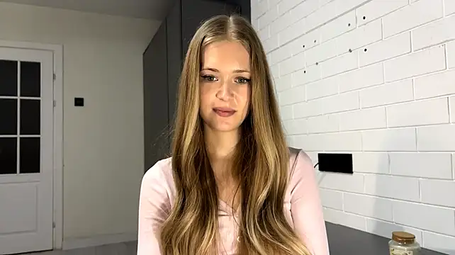 ZaidaSchwarten - Dance and lift my top slightly from the
