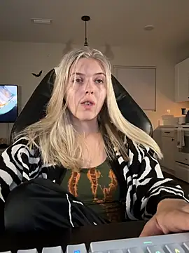 Rainsworld420 - Tittie time