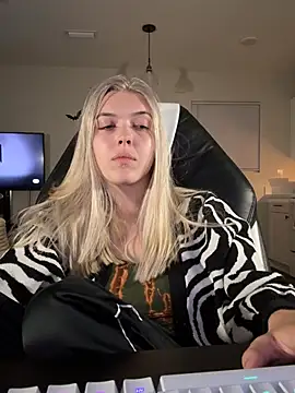 Rainsworld420 - Tittie time