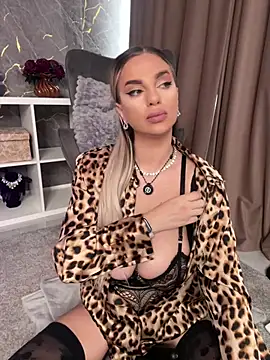 PearlPlenty - Finger this tight pussy💦☝️