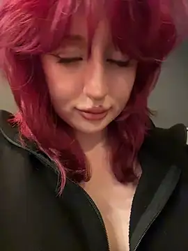 RonnieKiss - no panties with dildo in pussy in public
