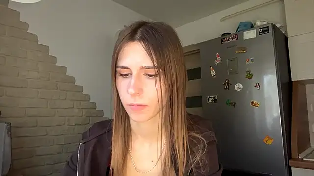 ZaraGuyette - touch shoulder