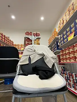 Sneaky_Cumshoot - Masturbating under cashier レジ係の下で自慰行為をする