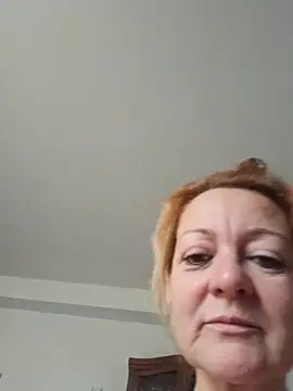 Baitaada - dildoshow met klaarkomen
