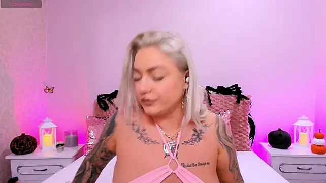 FoxxyClarise - 😈 SQUIRT all over me Foxyyyy 😈