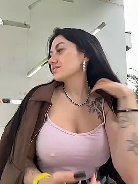 Wet__Bunny - Pinch nipples in park *last tip get 🎁