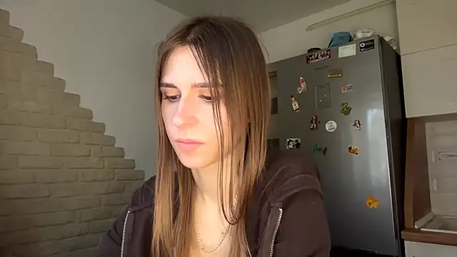 ZaraGuyette - touch shoulder