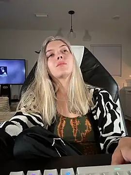 Rainsworld420 - Tittie time