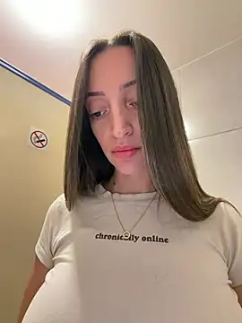 BelleLouiseVp - Shake my Ass