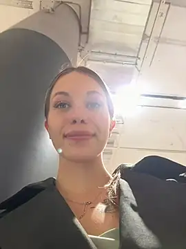Olivia_Jemison - Shake my tits + slap them