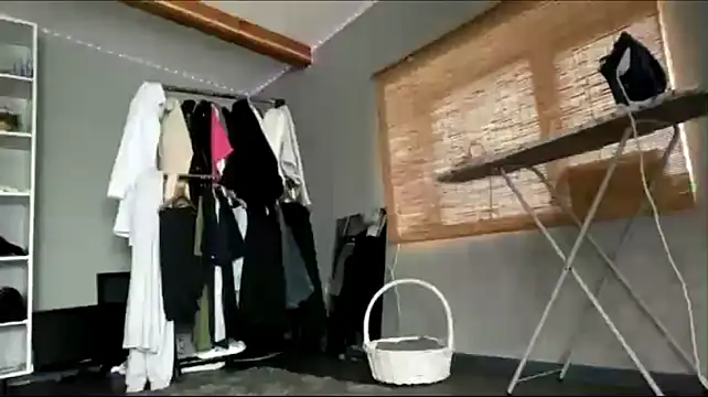 Simmisweet - take off pants
