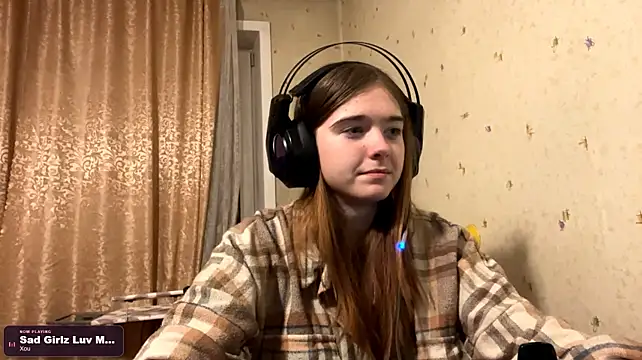 RealMaria - Lick finger