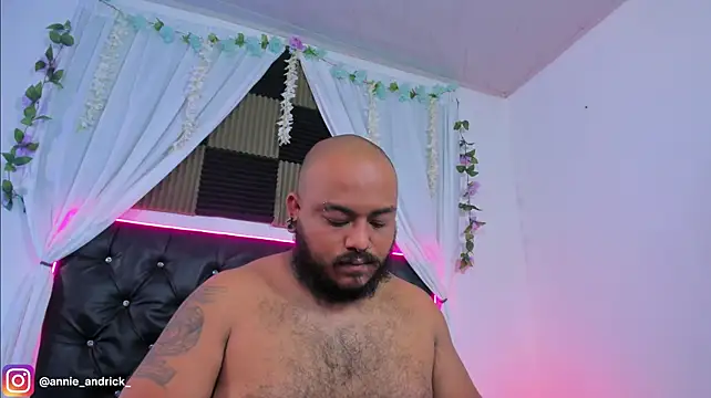 _Annie_Andrick_ - red ass 🍑