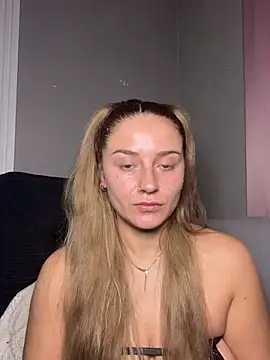 SalemAlexiss - Dildo pussy play 2 mins