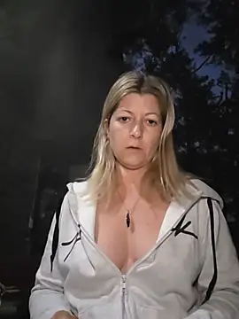 NikkiBlisss - Pussy play PVT OPEN