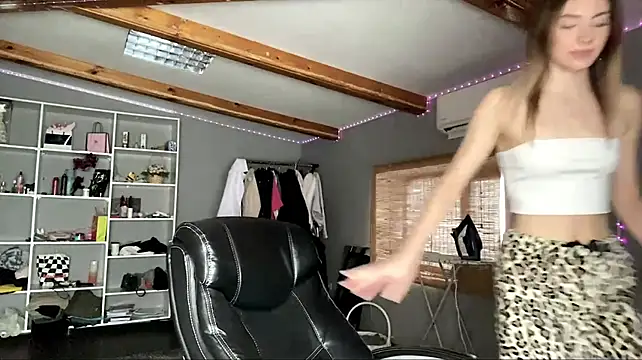 Simmisweet - take off pants