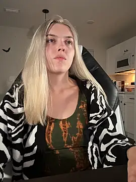 Rainsworld420 - Tittie time