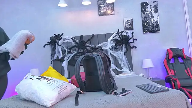 Kendra_london - 🎃🍭 Show Naked 🎃🍭