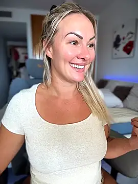 NastyMilf_ - 🦋HOW WET CAN U GET ME..? 🦋