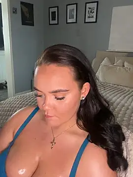 MaddisonWhitex - Tease Boobs