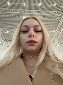 AngelinaTous - I'll show my ass + spank 5 times
