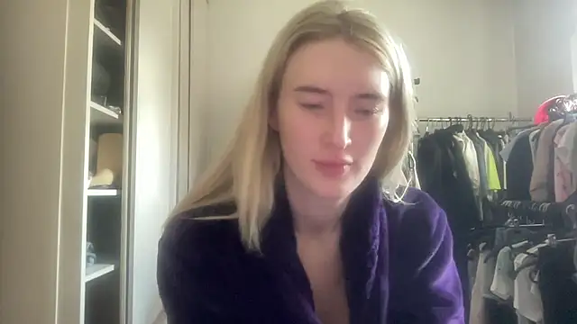 Mayaahart - get tits out and nipples hard