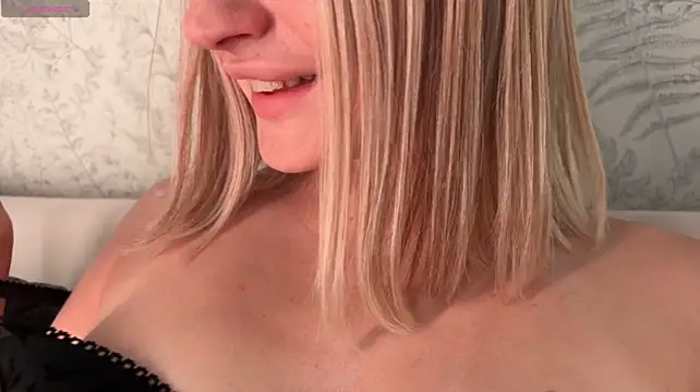 Wendy_Amberrr - no skirt on me - only panties 😈