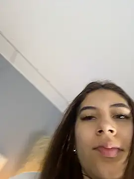 Alessia_Blazee30 - deep throat + gagging x 1 min